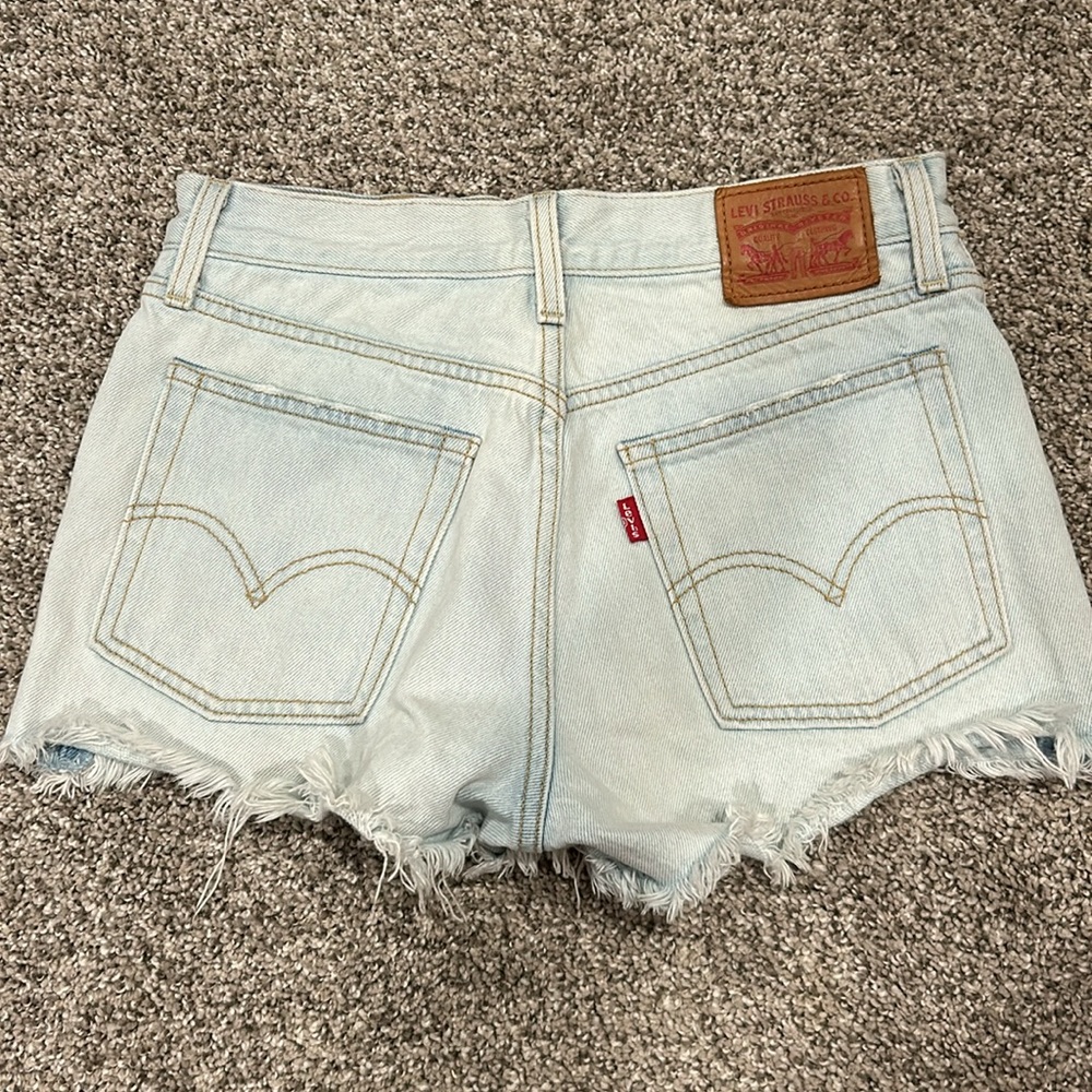 LEVI’S denim shorts